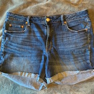 American Eagle Tomgirl Midi Shorts